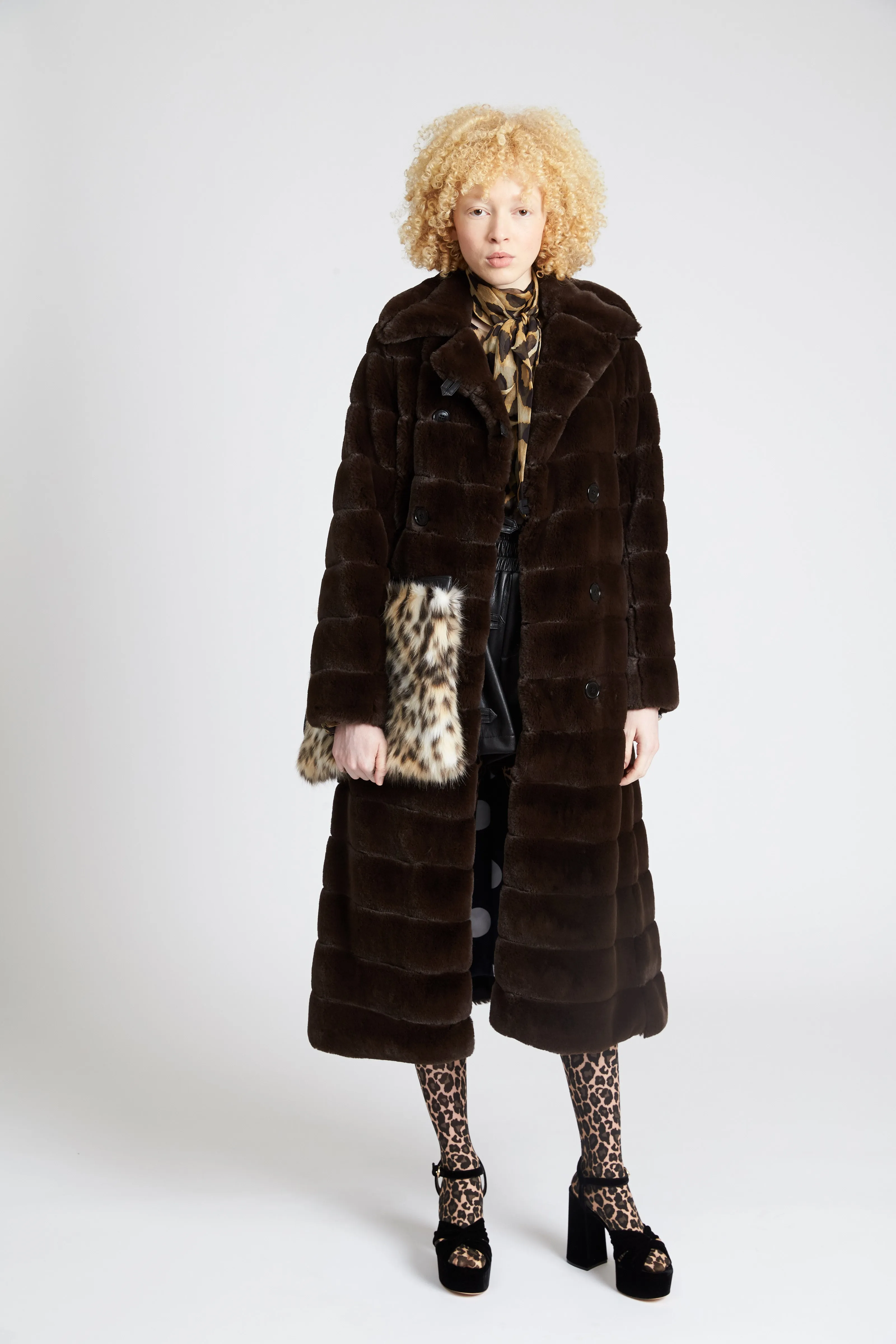 Catherine Rayé Coat in Chocolat